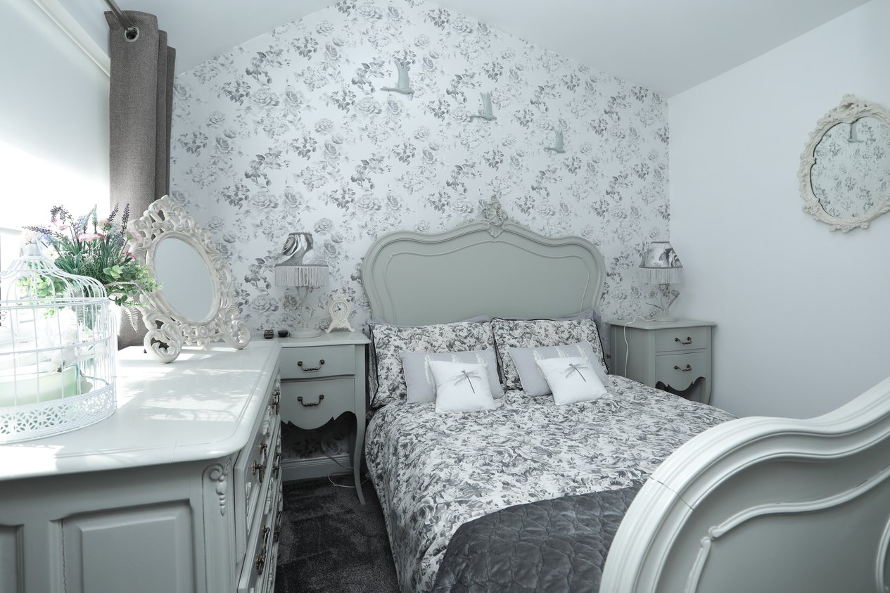 Properties Under Offer in Sheerways Faversham