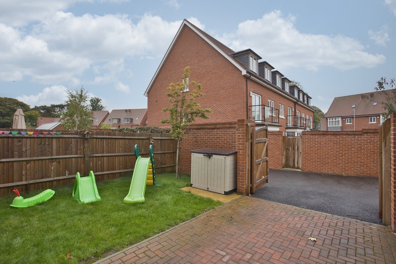 Properties Under Offer in Shorncliffe Road Folkestone