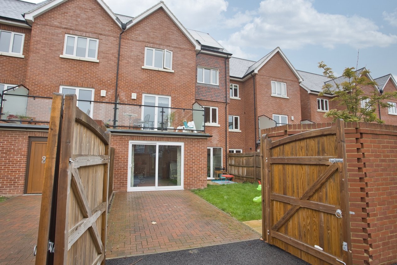 Properties Under Offer in Shorncliffe Road Folkestone