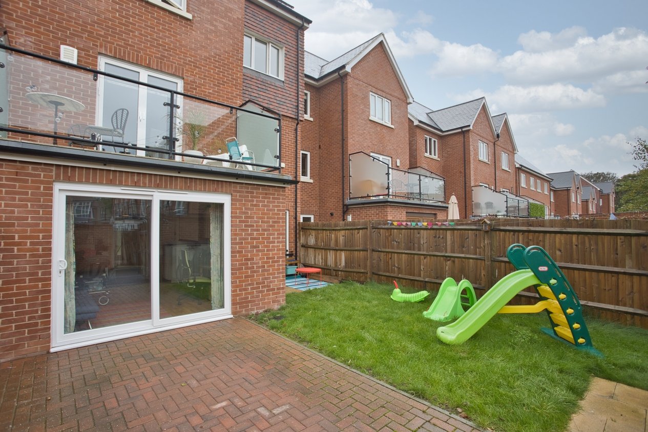Properties Under Offer in Shorncliffe Road Folkestone