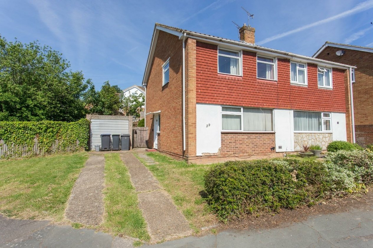 Properties Under Offer in Sleigh Road Sturry