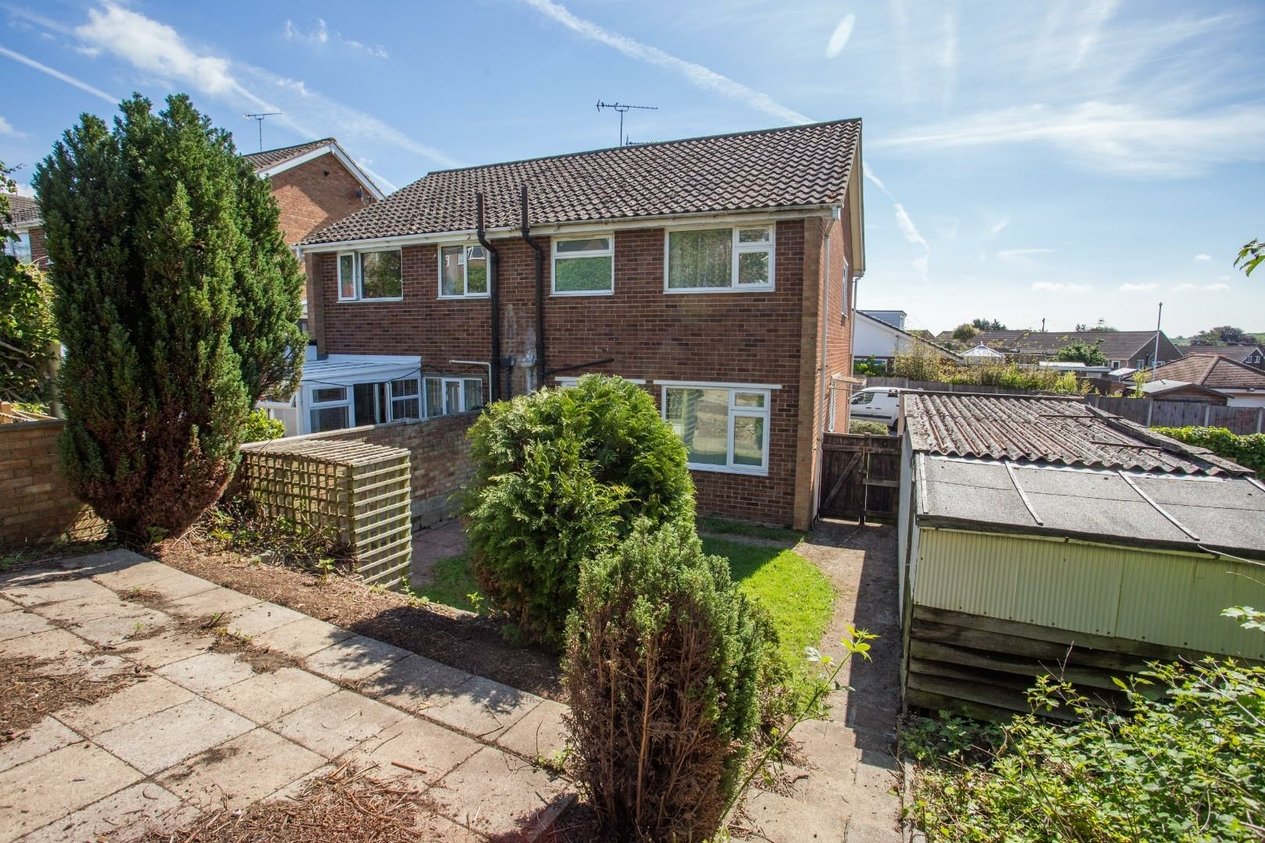Properties Under Offer in Sleigh Road Sturry
