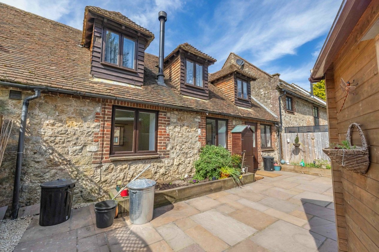Properties For Sale in Somerfield Barn Court Sellindge