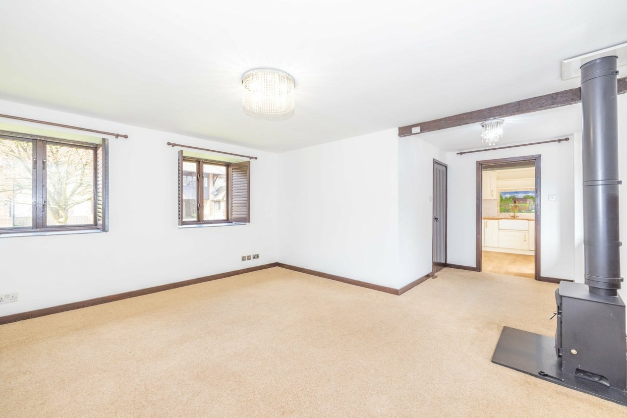 Properties For Sale in Somerfield Barn Court Sellindge