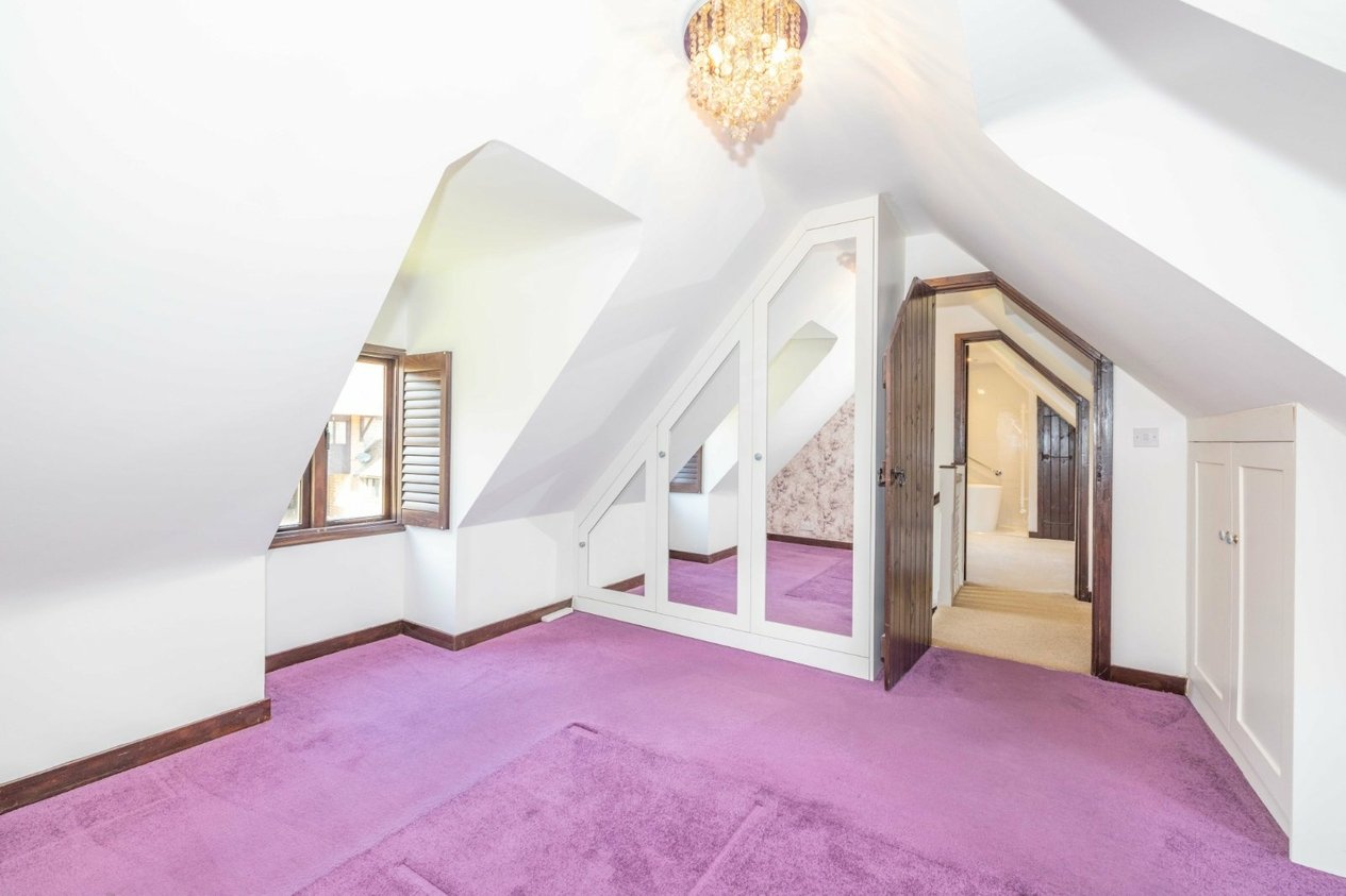 Properties For Sale in Somerfield Barn Court Sellindge
