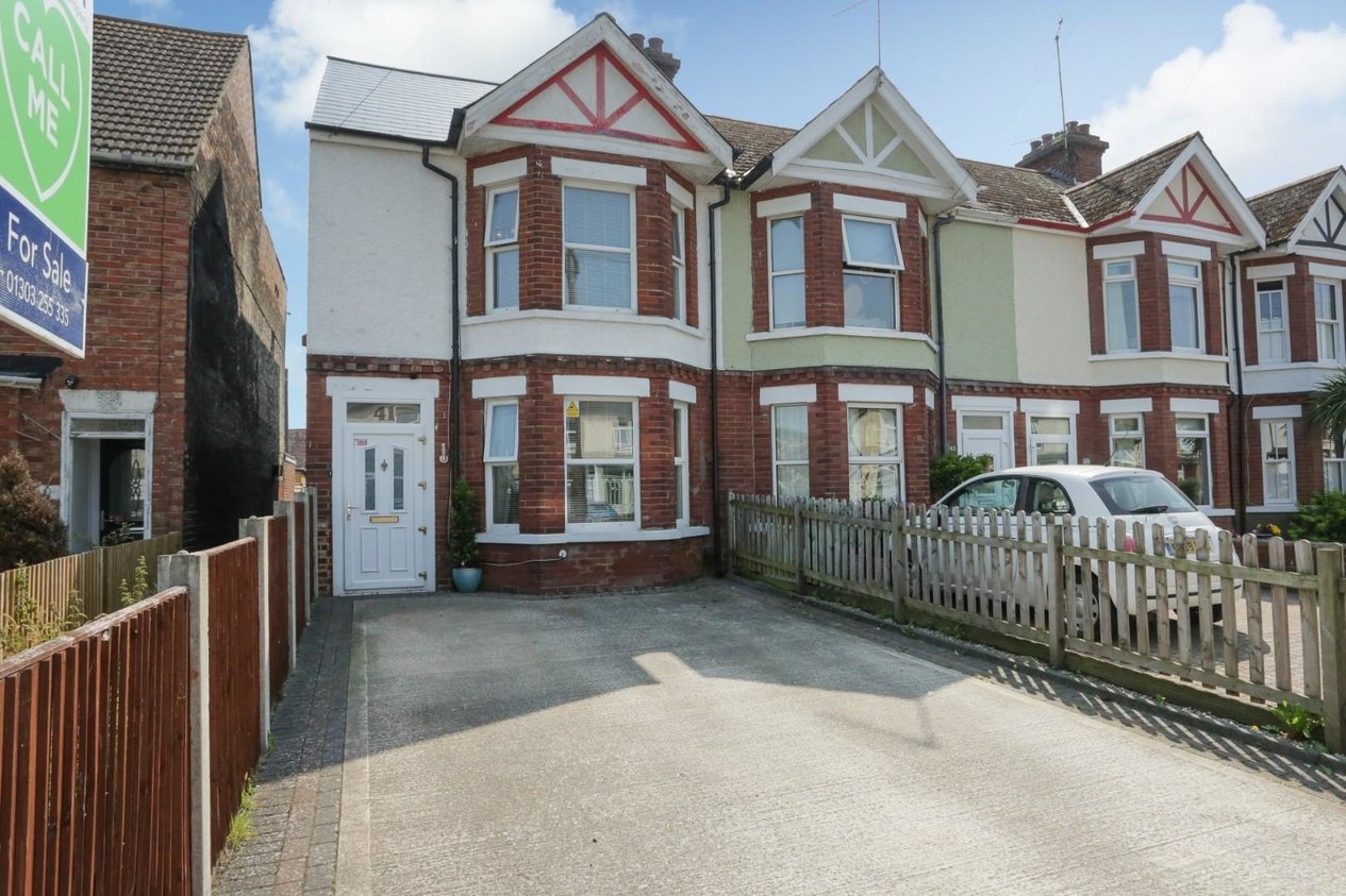Properties Sold Subject To Contract in Somerset Road 