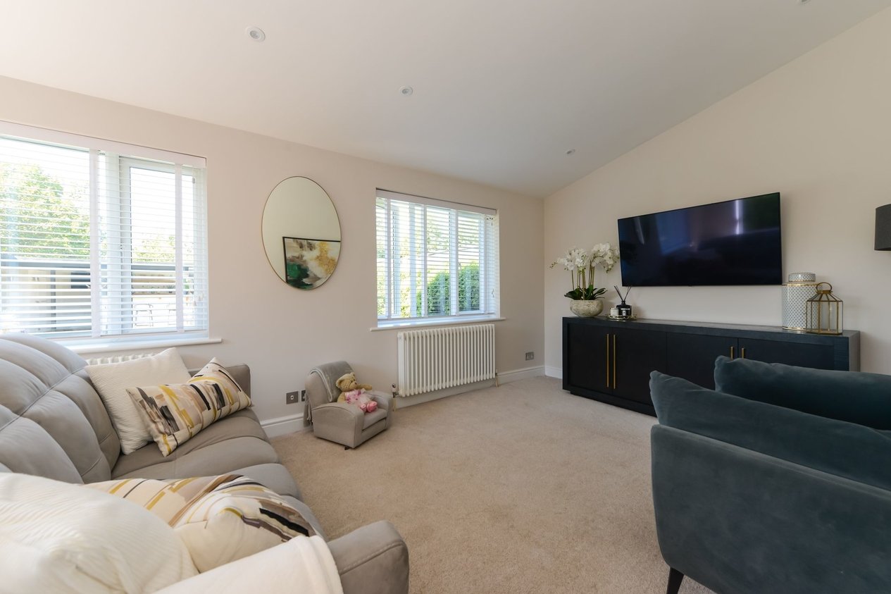 Properties For Sale in Southall Close  Minster