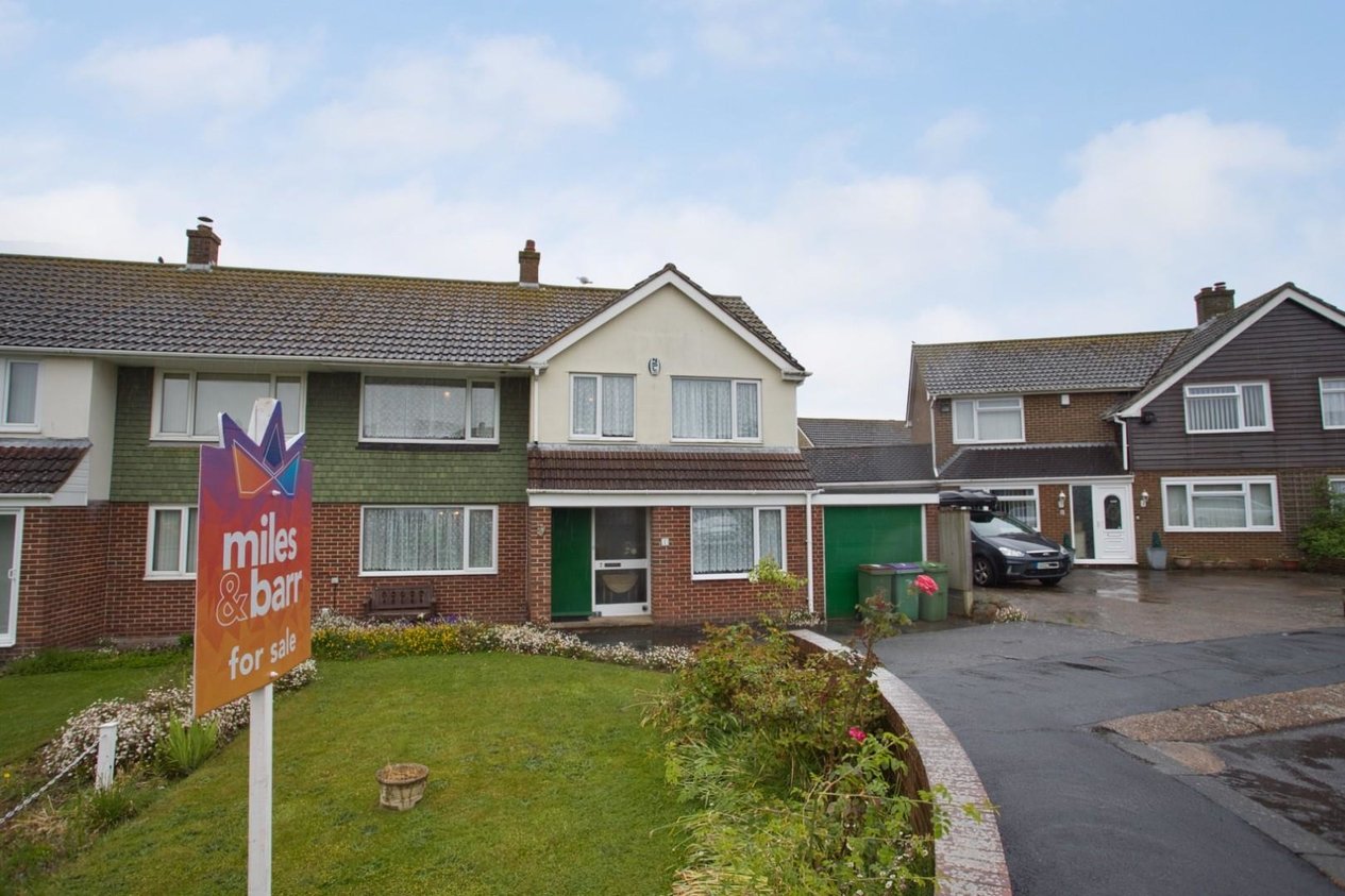 Properties Sold Subject To Contract in Southmead Close 