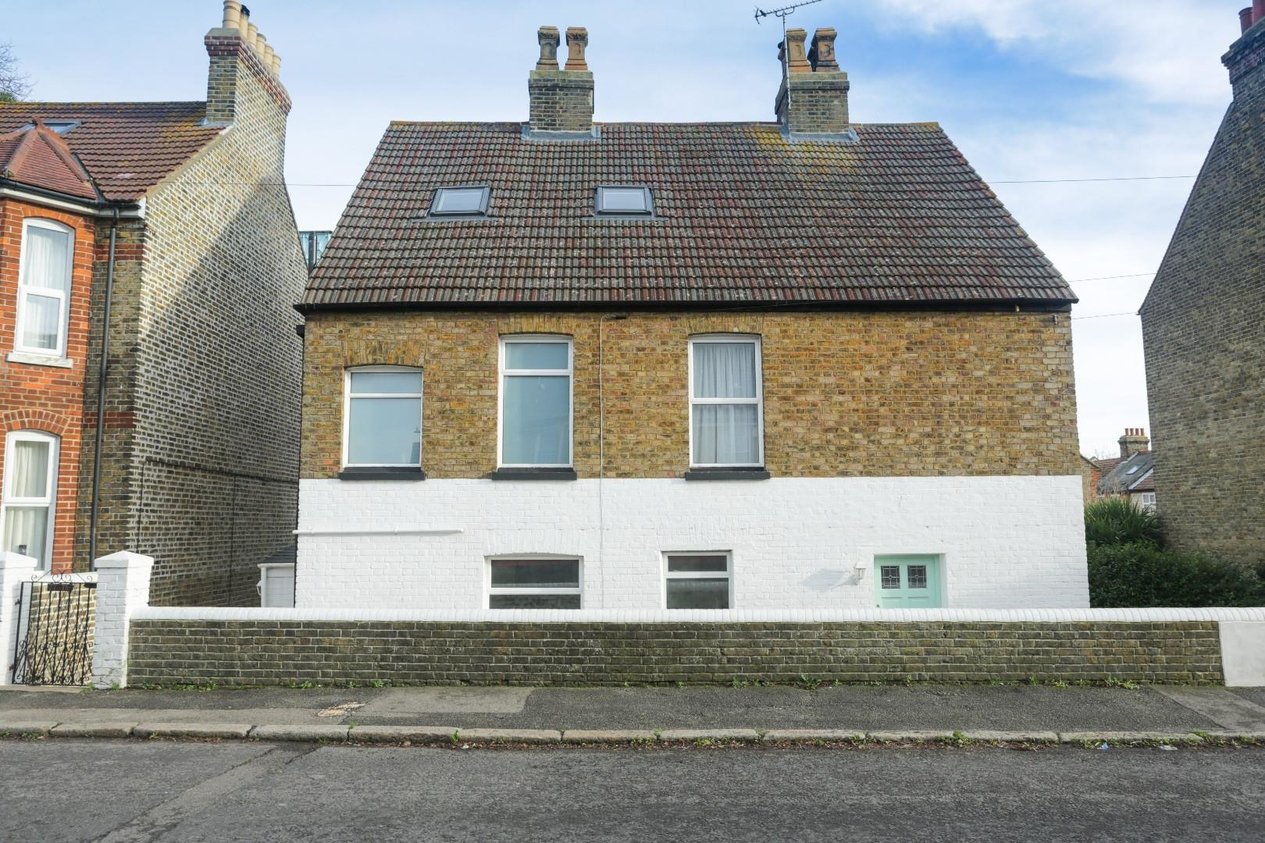 Properties Sold Subject To Contract in Southwood Road 