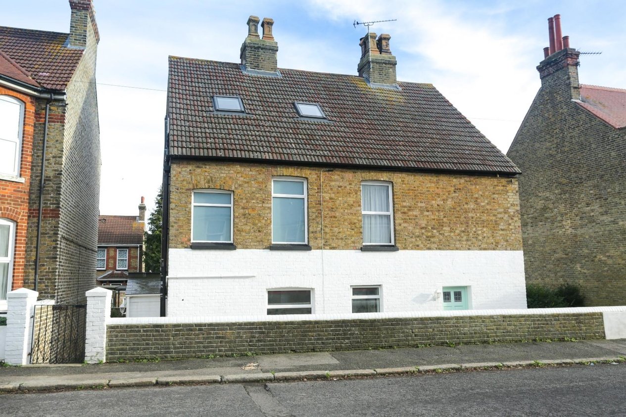 Properties Sold Subject To Contract in Southwood Road 