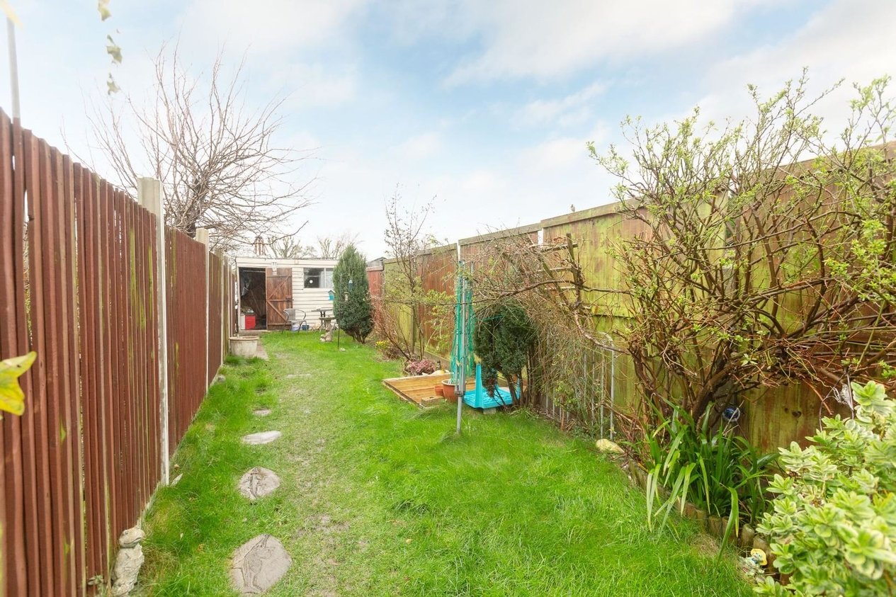 Properties Sold Subject To Contract in Spitfire Way Manston