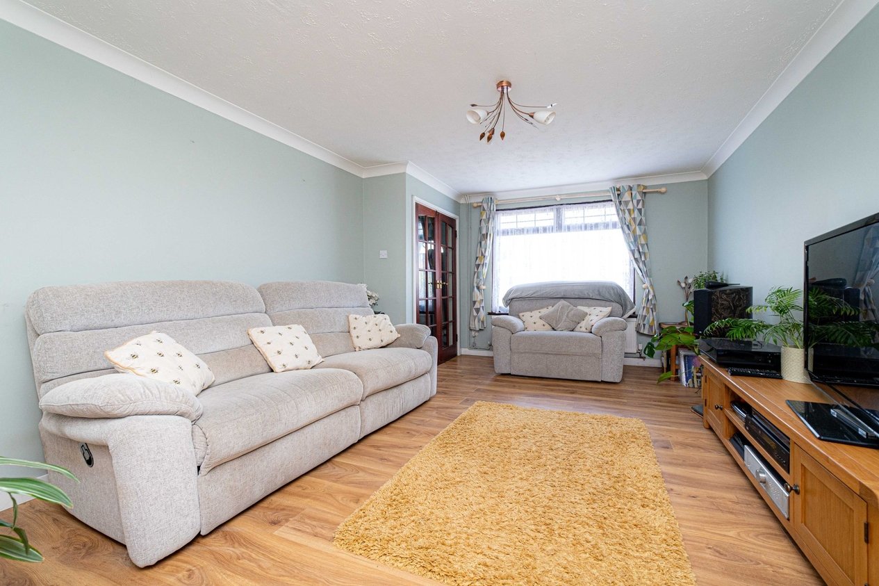 House Terraced for sale in Springwood Drive,Ashford Miles & Barr