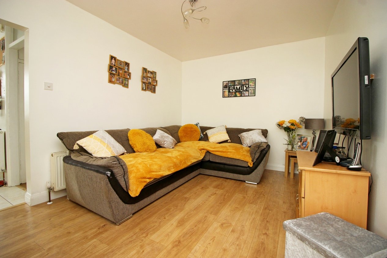 Properties Under Offer in St James Avenue 