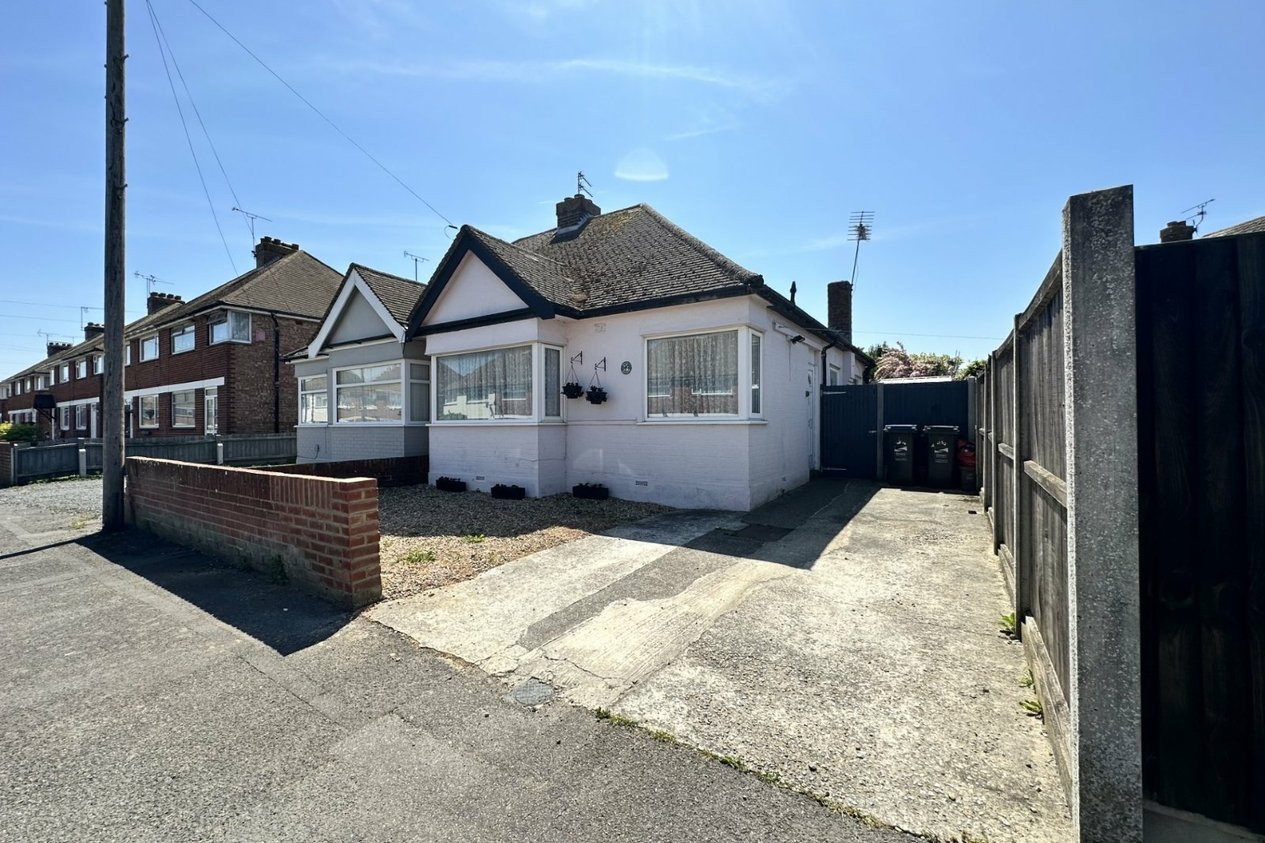 Properties Under Offer in St James Avenue 