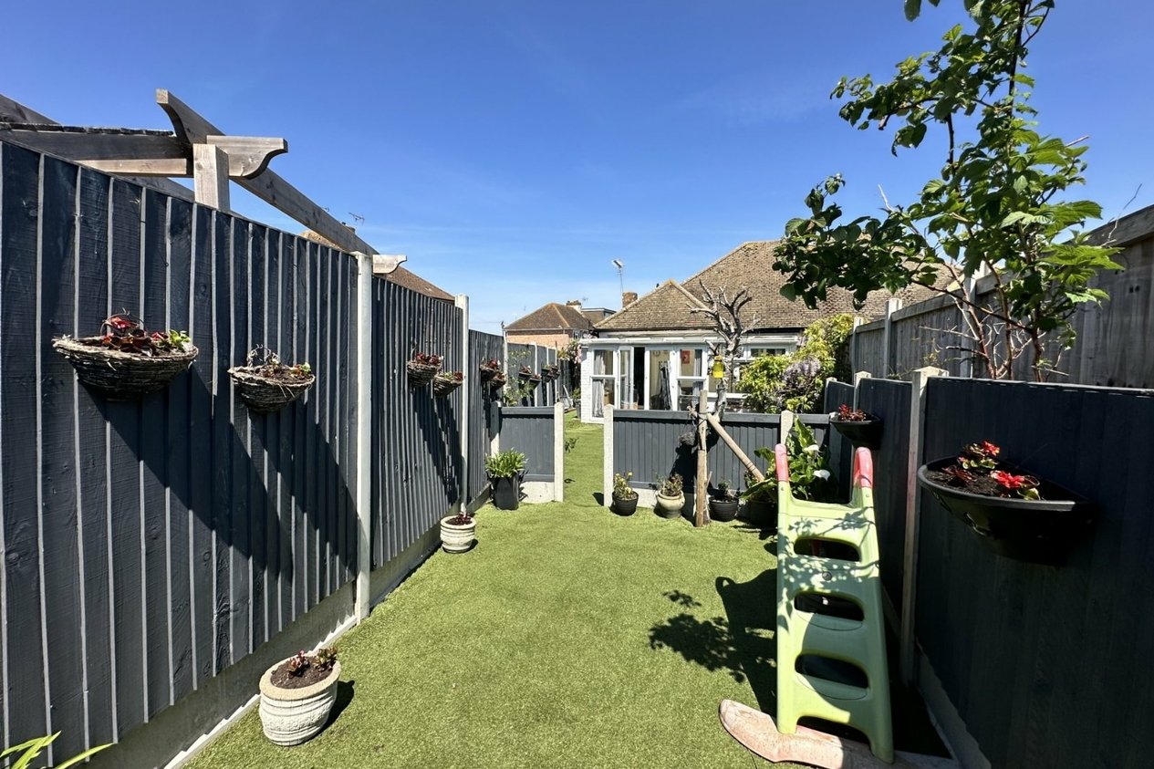 Properties Under Offer in St James Avenue 