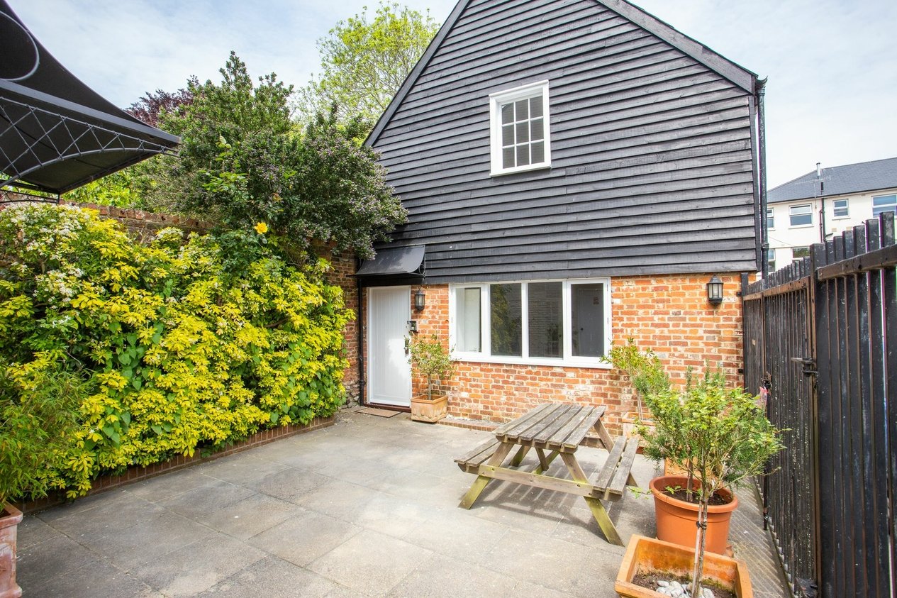 Properties To Let in St Johns Lane  Canterbury