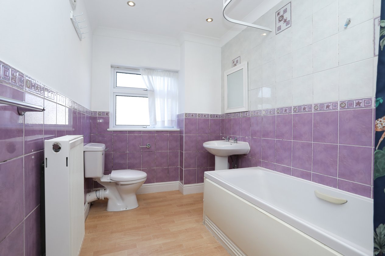 Properties Under Offer in St. Johns Road Faversham