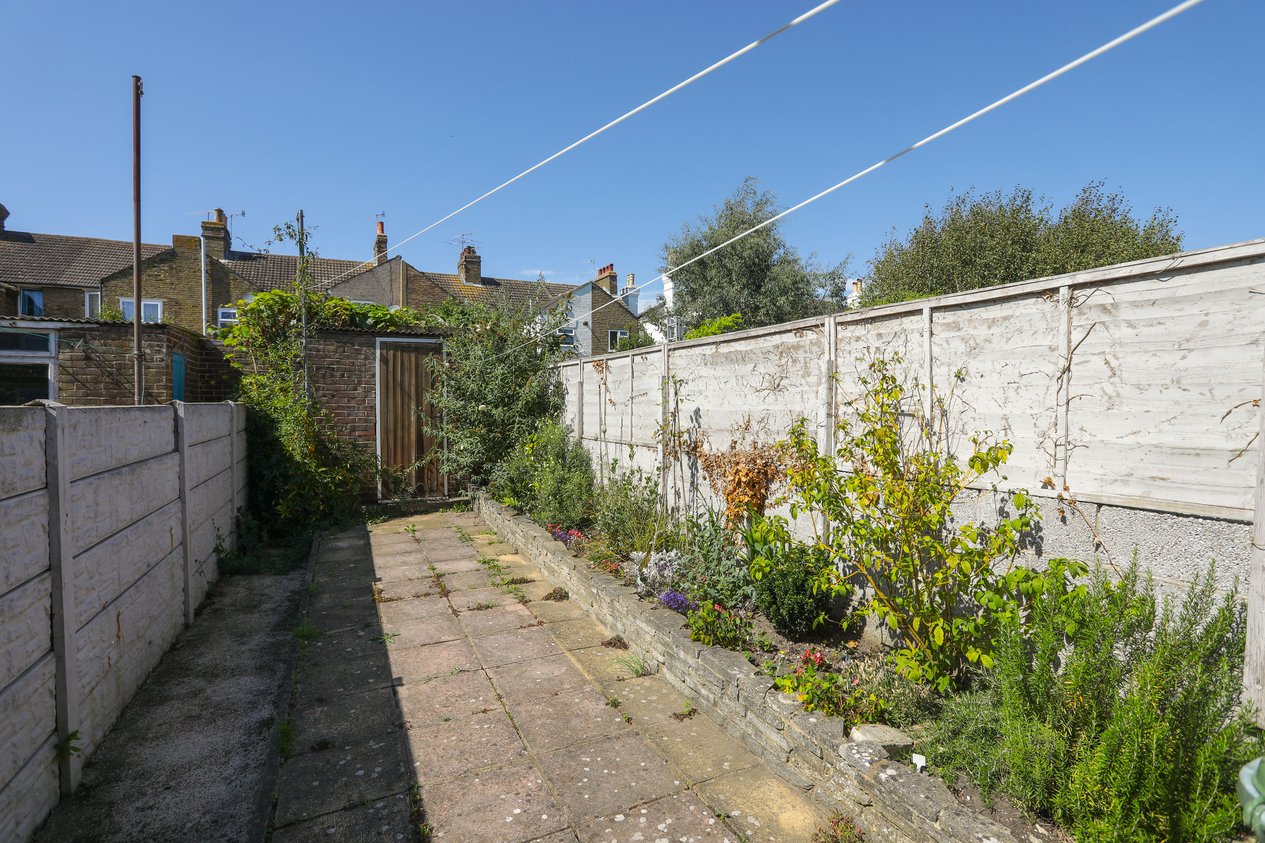 Properties Under Offer in St. Johns Road Faversham