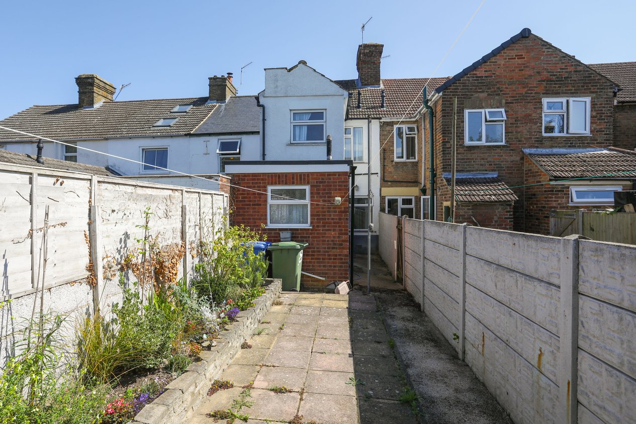 Properties Under Offer in St. Johns Road Faversham