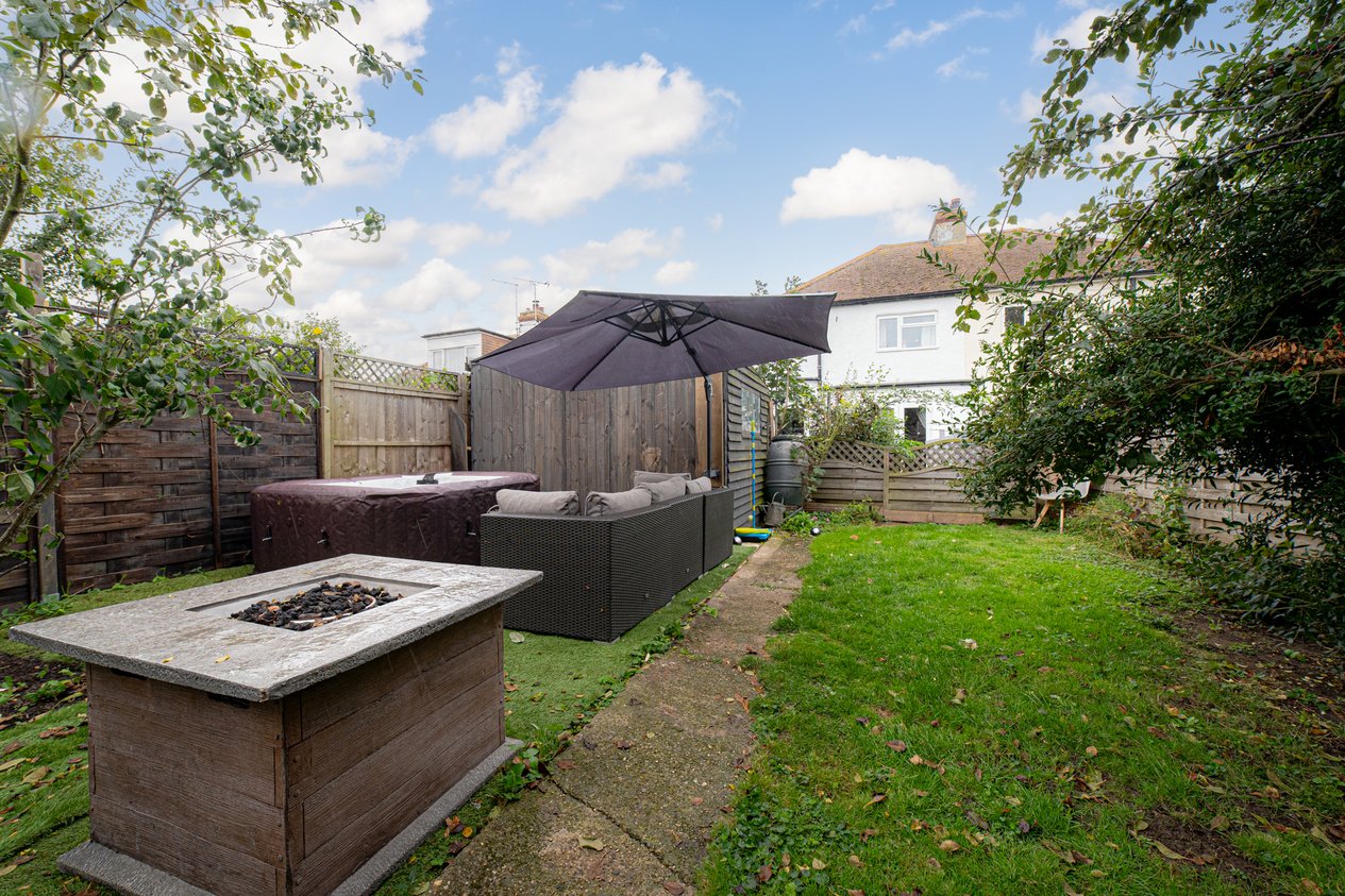 Properties Under Offer in St. Johns Road Whitstable