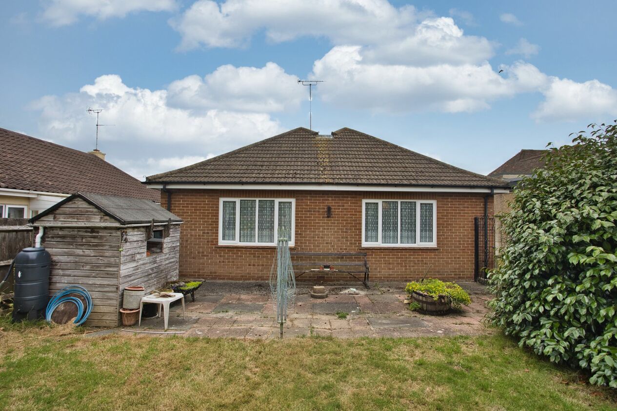Properties Sold Subject To Contract in St. Leonards Road  Deal