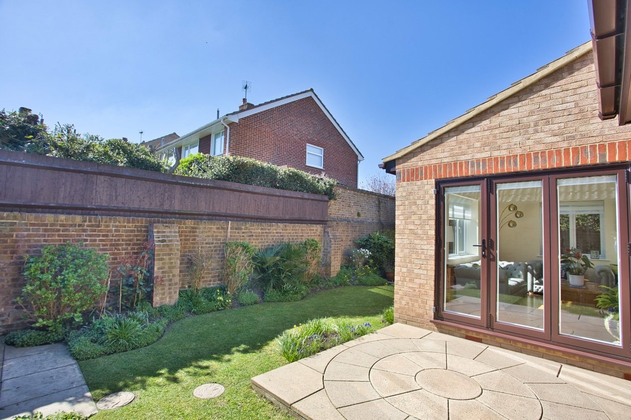 Properties Under Offer in St. Margarets Drive Deal