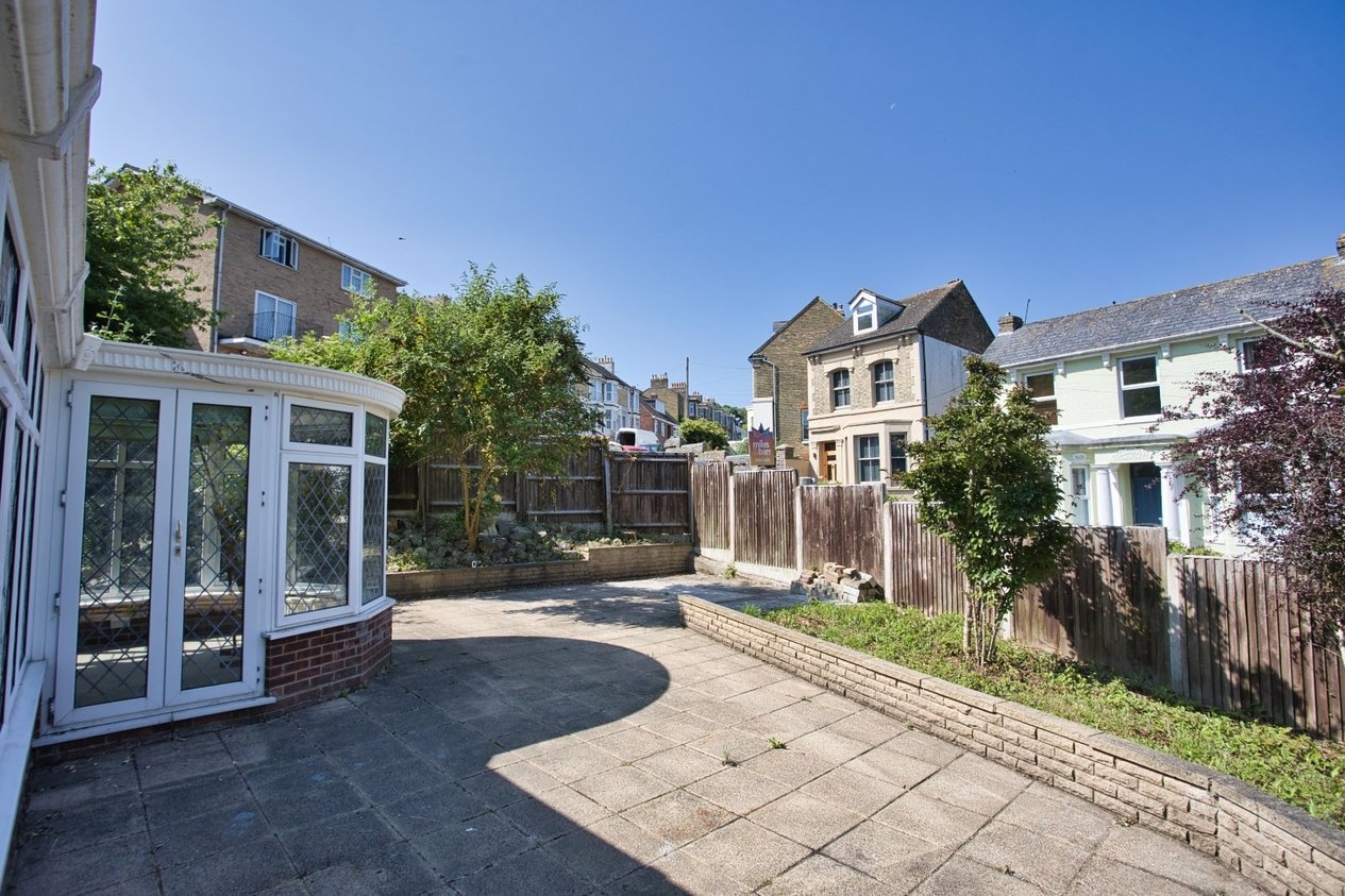 Properties For Sale in St. Martins Gardens, Clarendon Road Dover