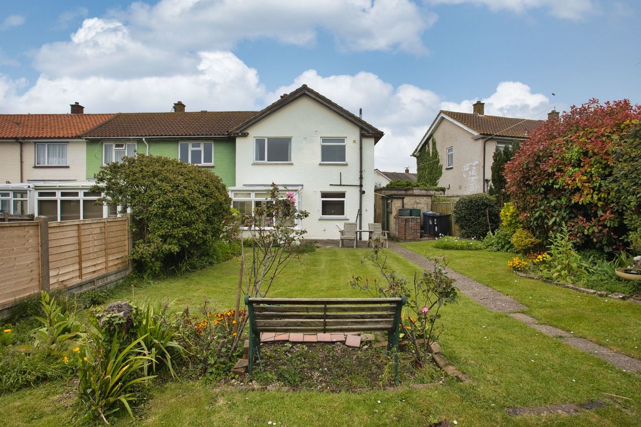 House Terraced for sale in St. Martins Road,Deal Miles & Barr