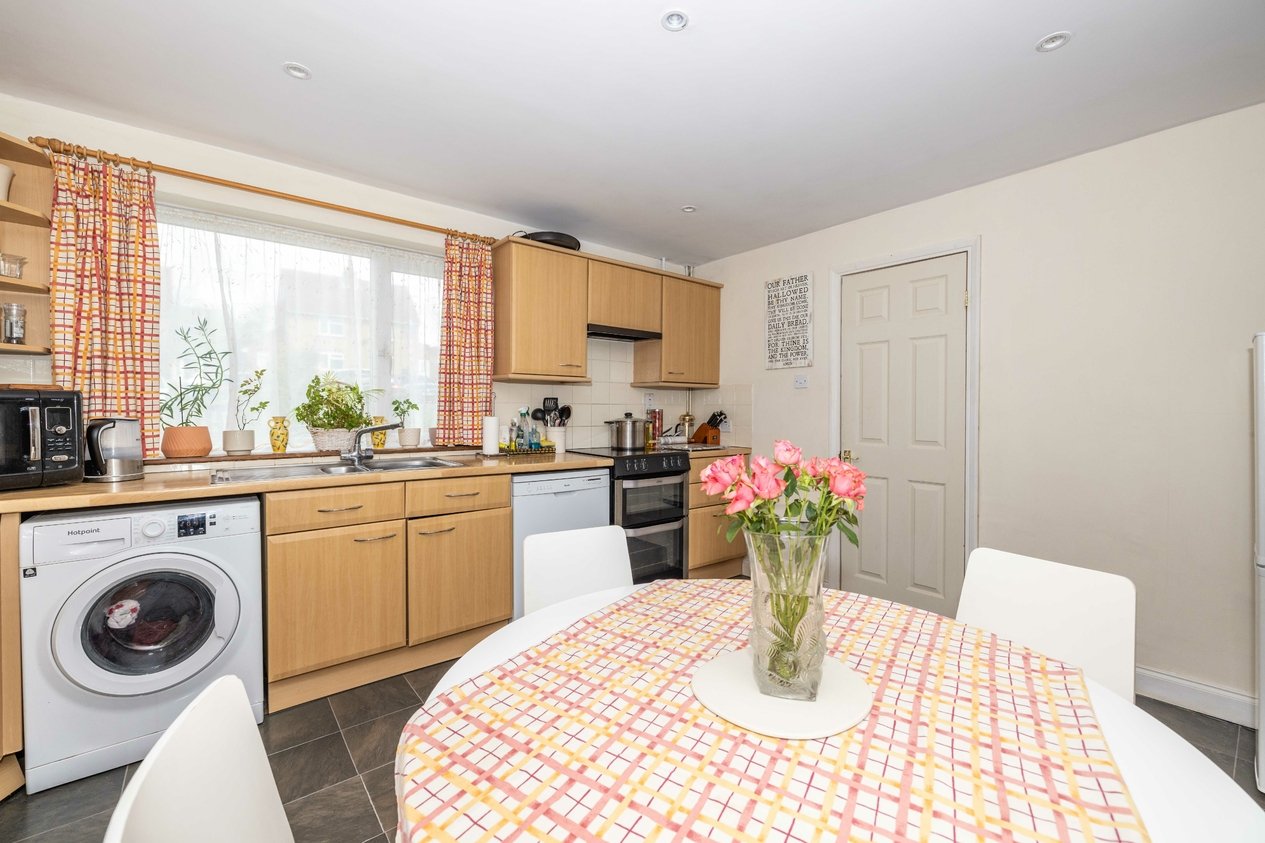 Properties Under Offer in St. Pauls Crescent Faversham