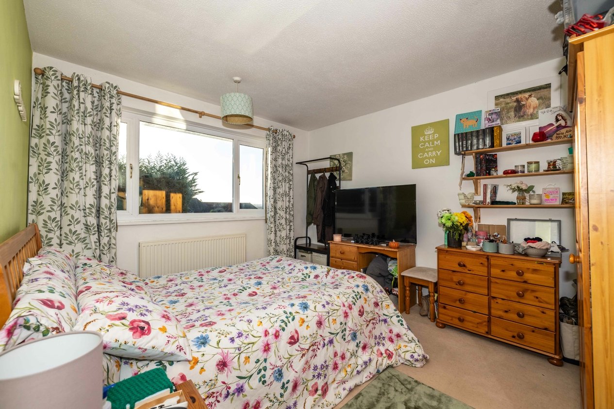 Properties Under Offer in St. Pauls Crescent Faversham