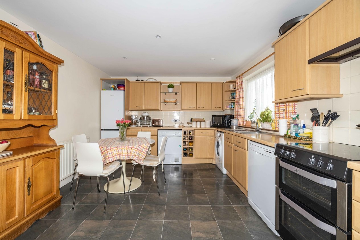 Properties Under Offer in St. Pauls Crescent Faversham
