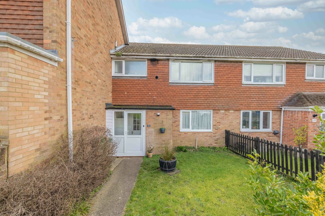 Properties Under Offer in St. Pauls Crescent Faversham