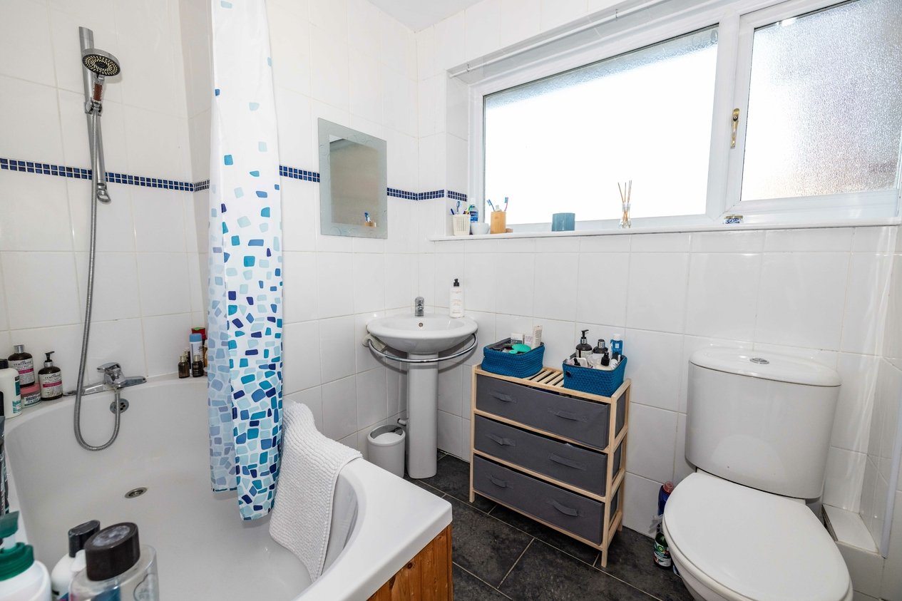 Properties Under Offer in St. Pauls Crescent Faversham