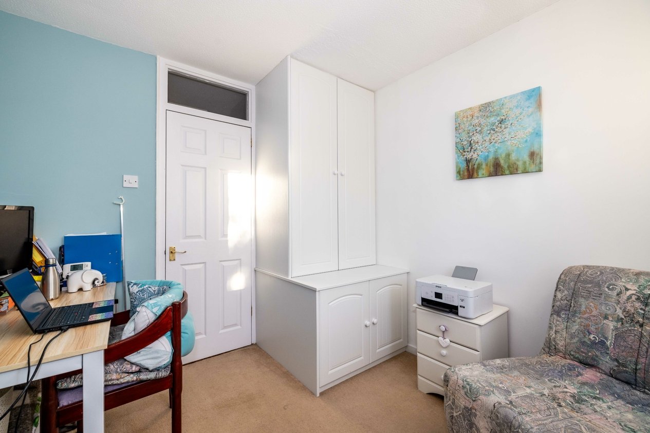 Properties Under Offer in St. Pauls Crescent Faversham