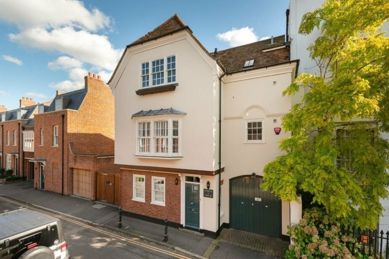 Properties For Sale in St. Peters Lane Canterbury