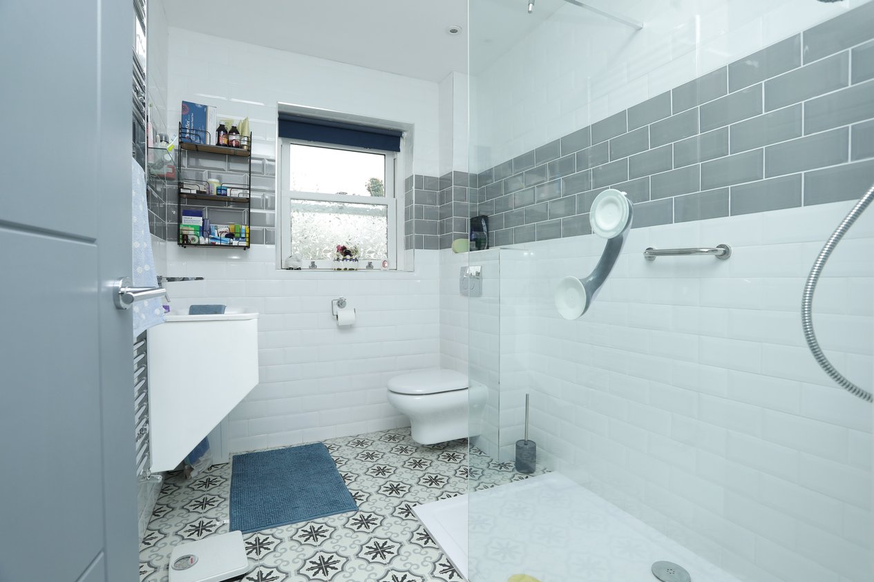 Properties Under Offer in St. Peters Place Canterbury