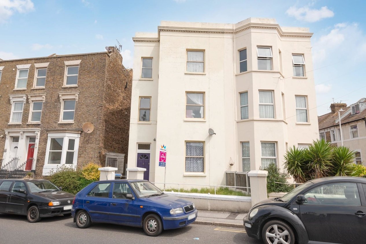 Properties Sold Subject To Contract in St. Peters Road 