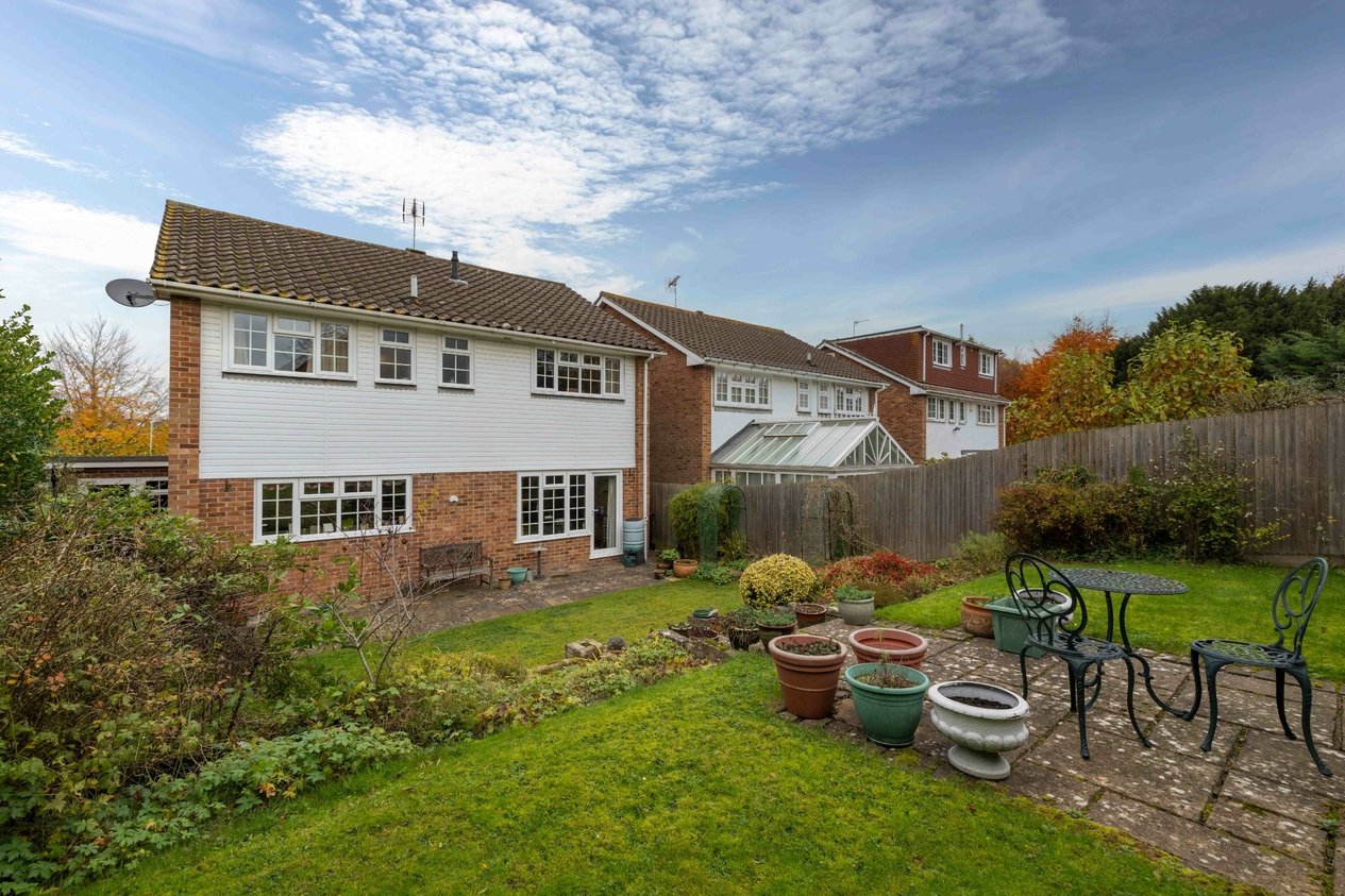 Properties Under Offer in Stanmore Court Canterbury