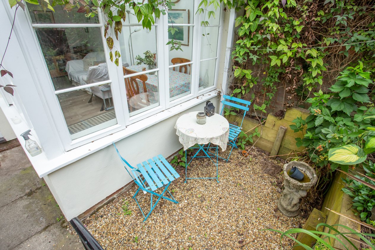 Properties Under Offer in Station Road West Canterbury
