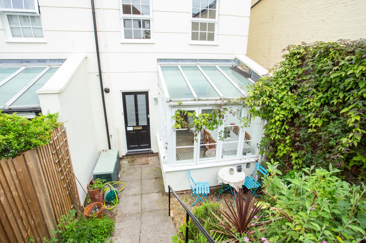 Properties Under Offer in Station Road West Canterbury