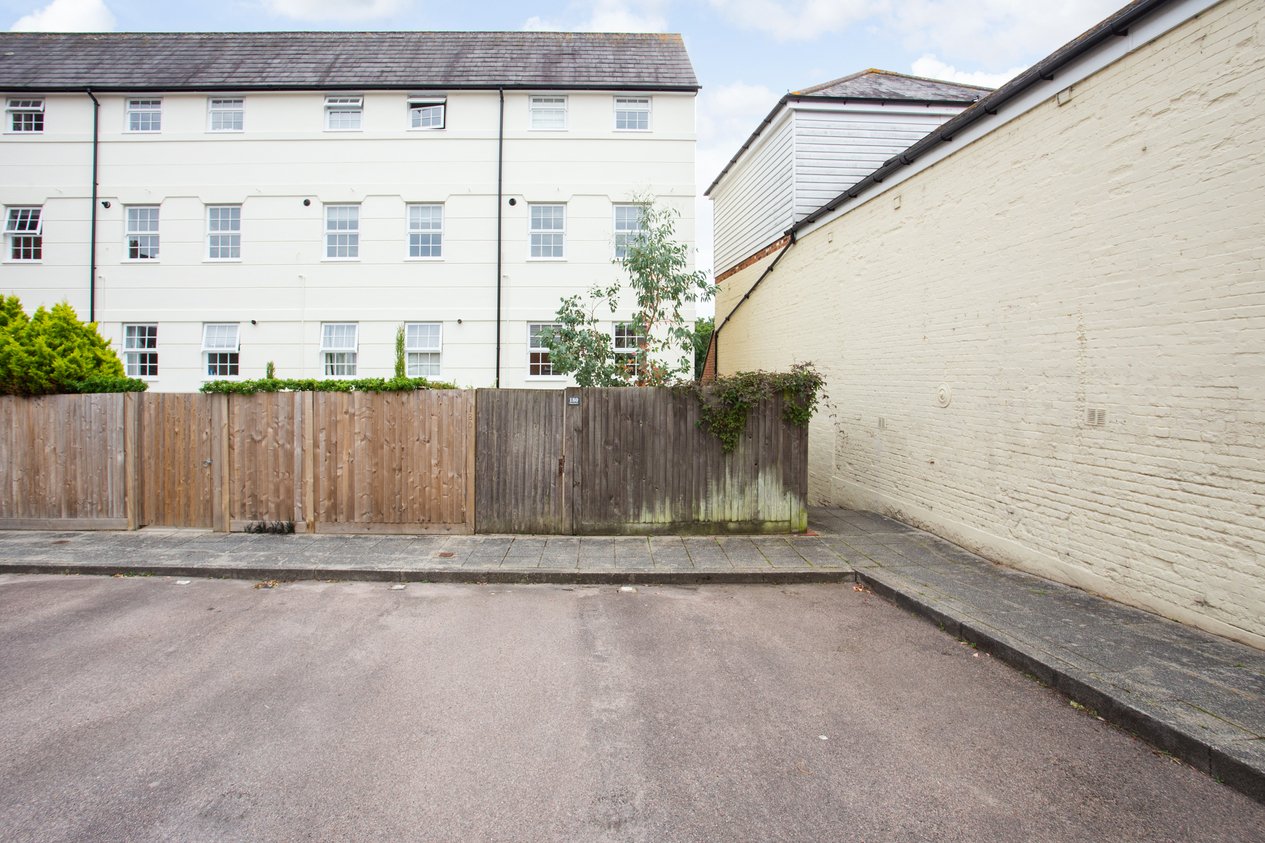 Properties Under Offer in Station Road West Canterbury