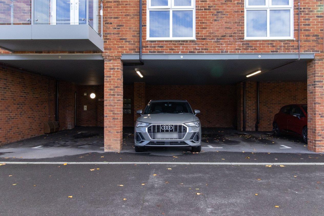 Properties Under Offer in Steel Close Herne Bay