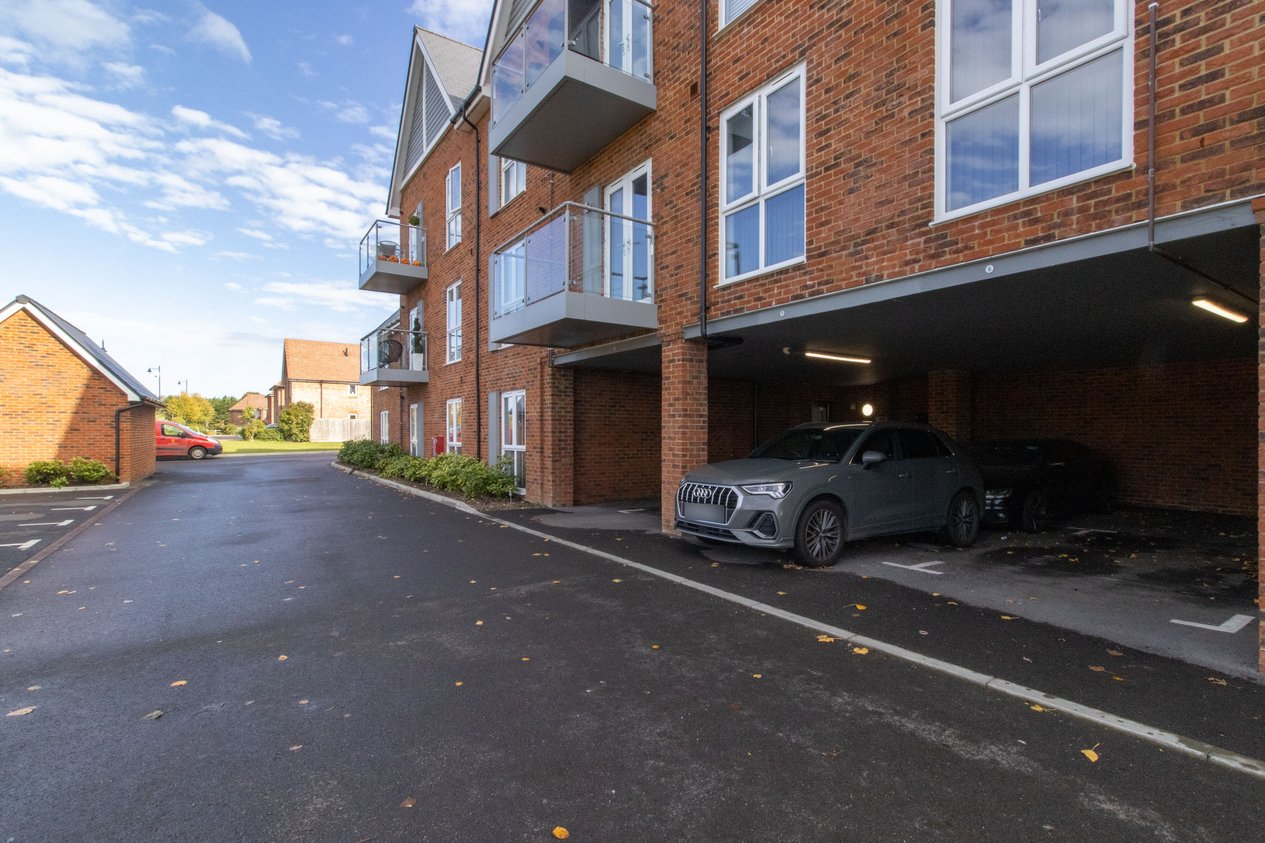 Properties Under Offer in Steel Close Herne Bay