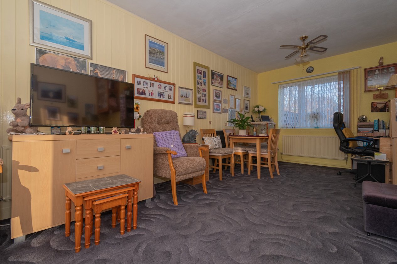 Properties For Sale in Stirling Way Ramsgate