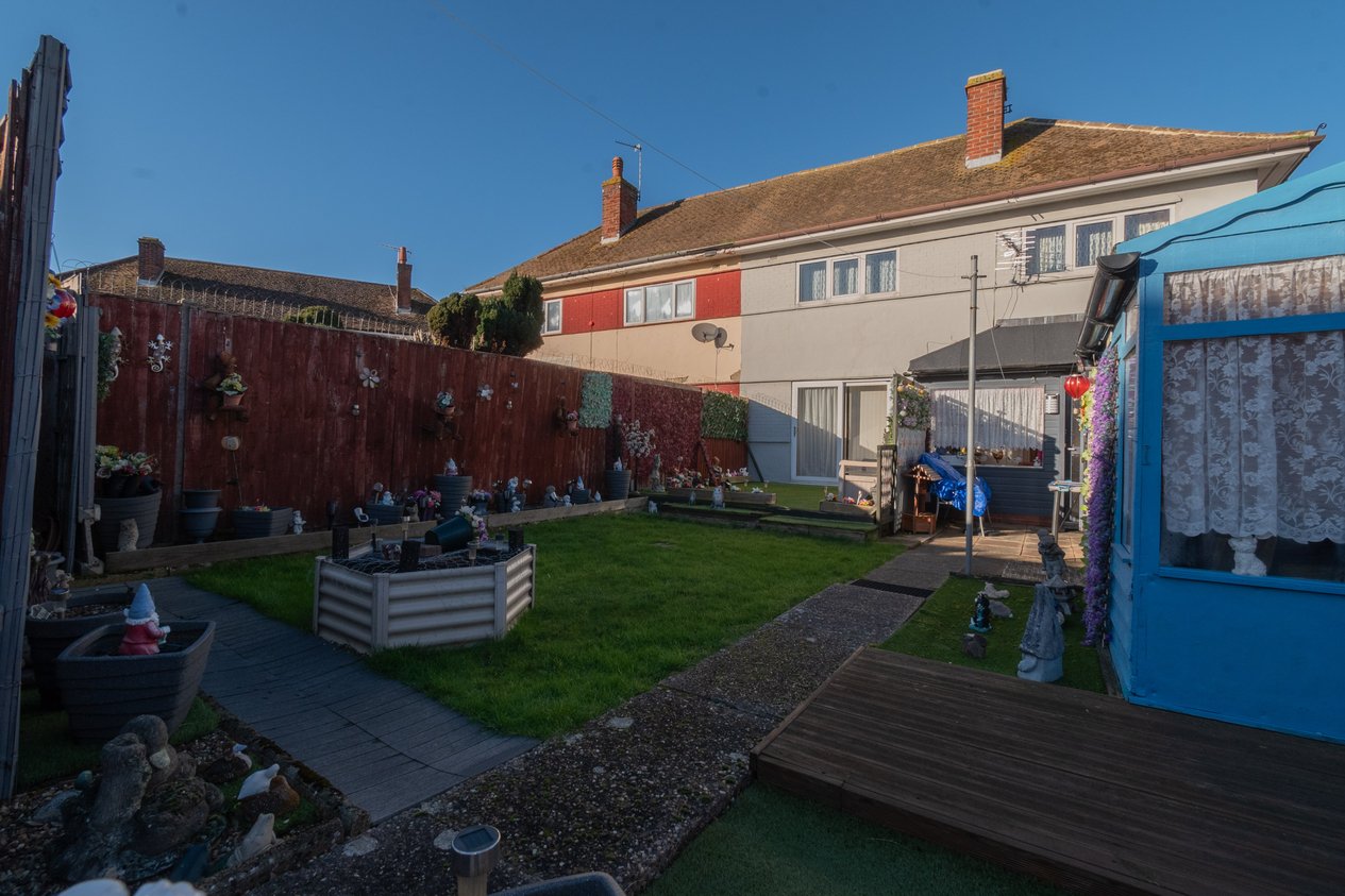 Properties For Sale in Stirling Way Ramsgate