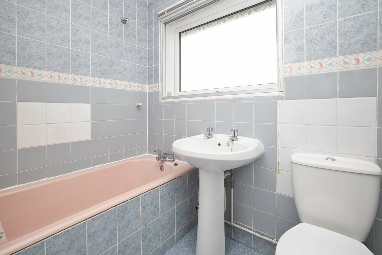 Properties Under Offer in Stone Gardens Broadstairs