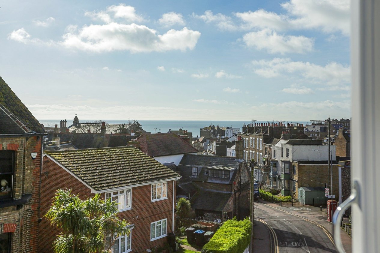 House SemiDetached for sale in Stone Road,Broadstairs Miles & Barr