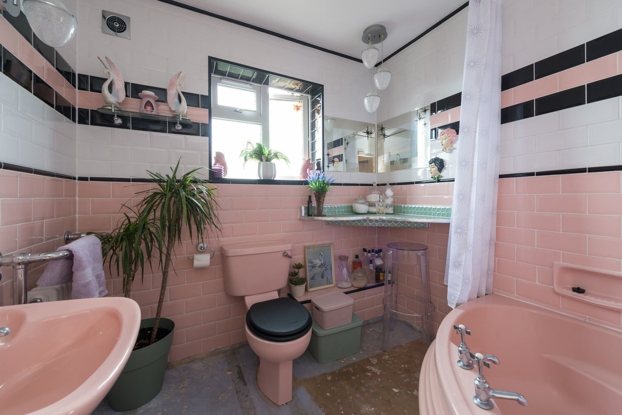 Properties For Sale in Suffolk Avenue  Westgate-On-Sea