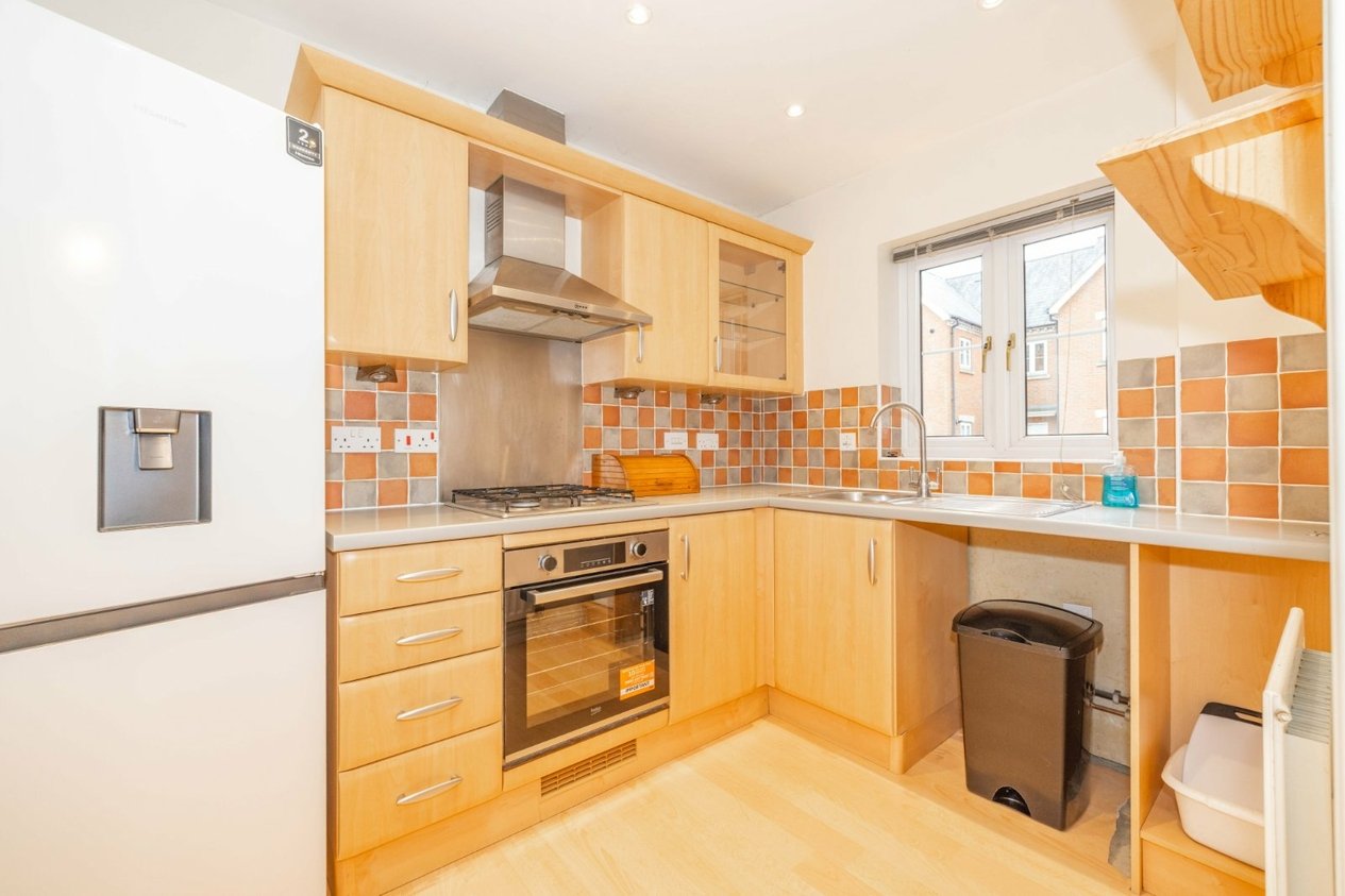 Properties Under Offer in Sullivan Close Canterbury