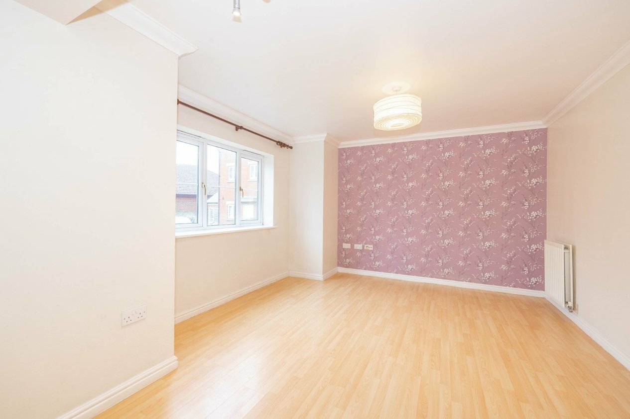 Properties Under Offer in Sullivan Close Canterbury